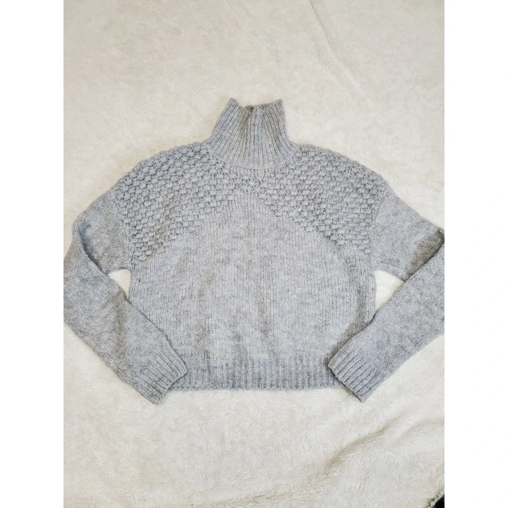 Free People Bradley Gray Textured Knit Bubble Dot Cropped Turtleneck Sweater XS